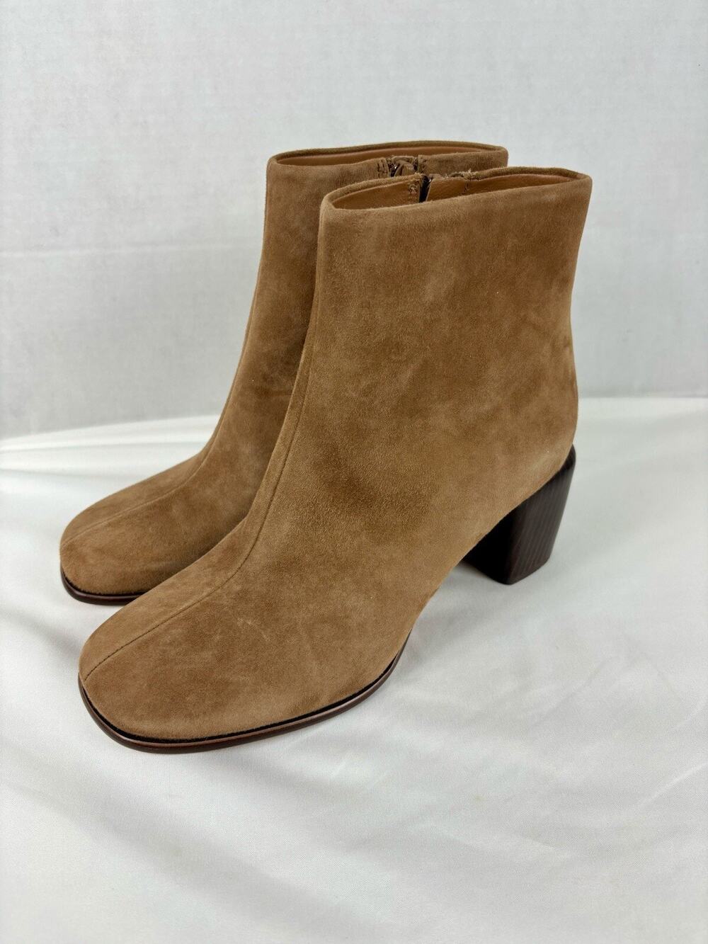 Vince Maggie Square Toe Boots Tan Brown Suede 7.5 M Sculptural Block Heel